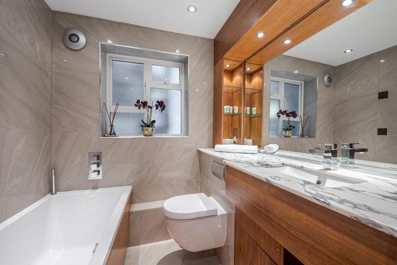 Elegant Ground Floor Apartment With Ac In Knightsbridge Steps Away From Harrods 伦敦 外观 照片